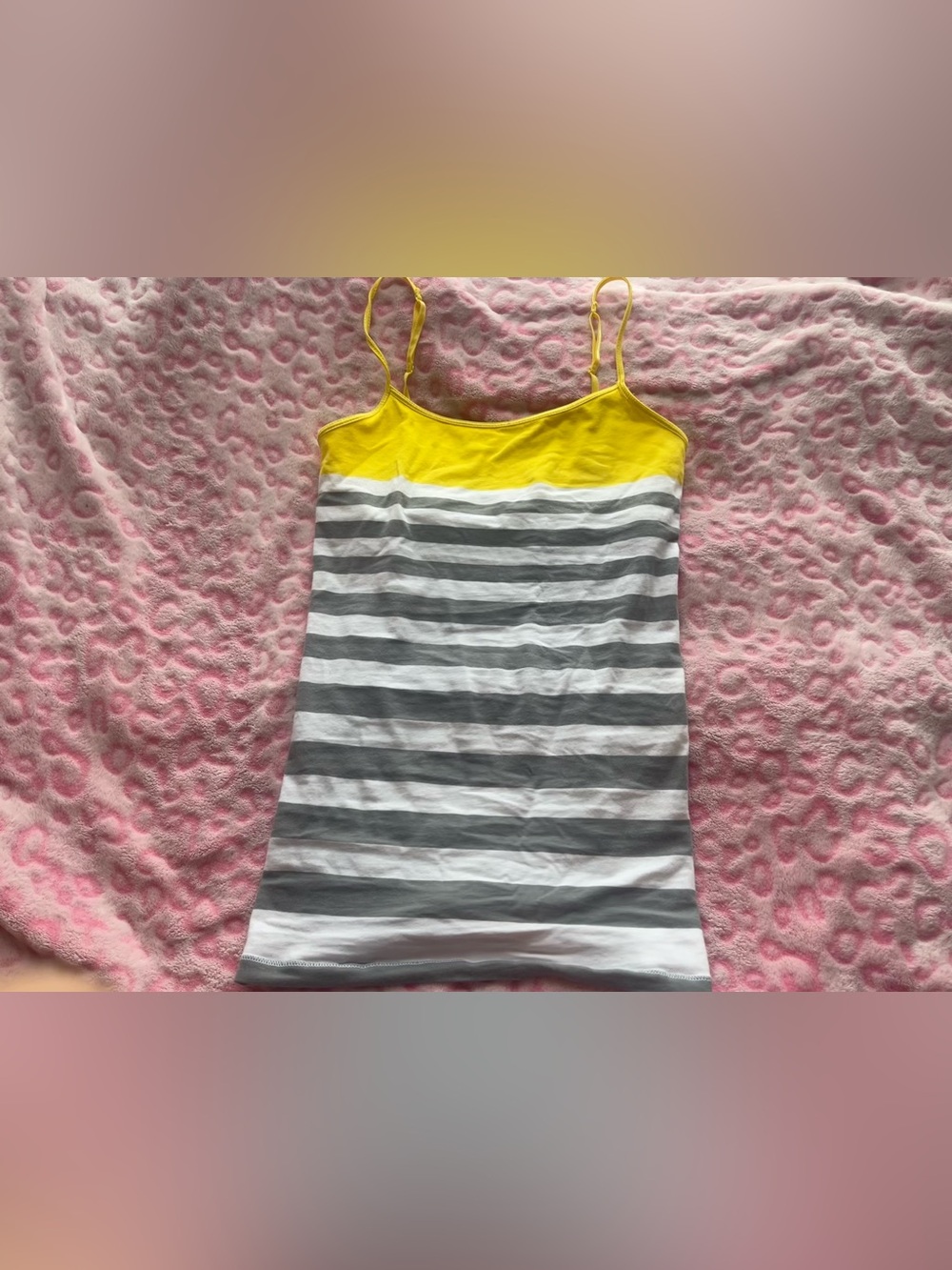 2000s Aeropostale Cami 💛🩶 size Small